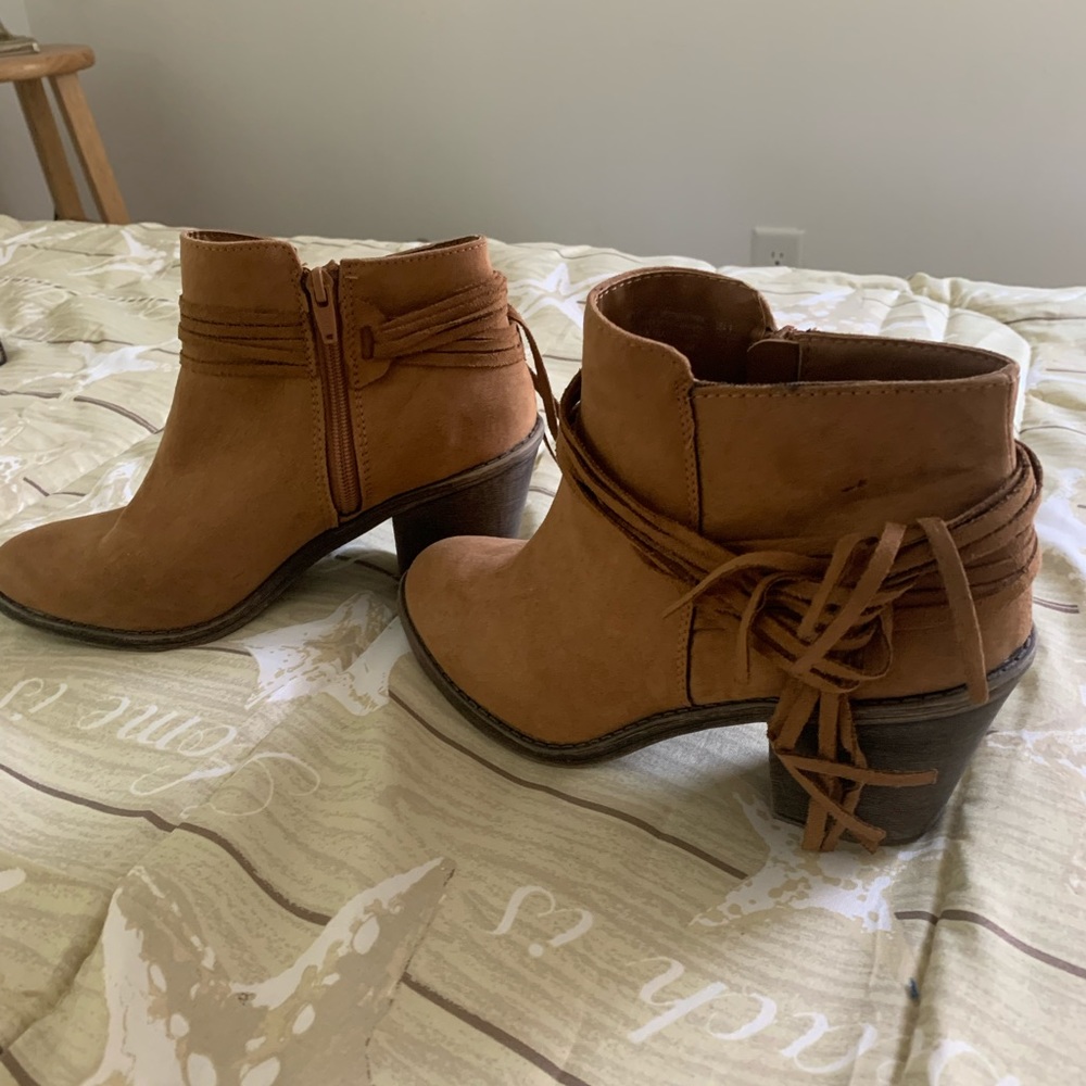‘Cowgirl’ boot heels